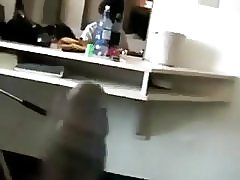 Ebonovina daje pogled i drkanje