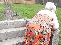 Iz strani zadirkuje